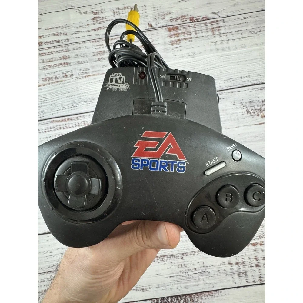EA Sports TV Plug & Play Games‎ (2004) - Madden 95 + NHL 95 - Tested and Working